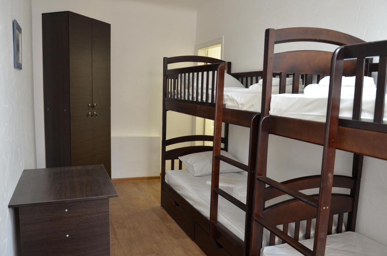 Cool Traveler Hostel Kiev Buitenkant foto