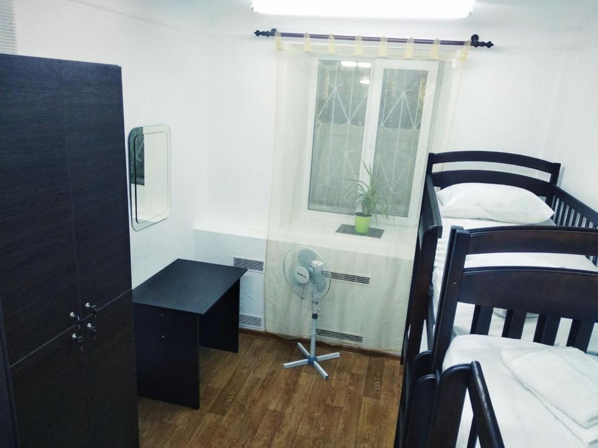 Cool Traveler Hostel Kiev Buitenkant foto