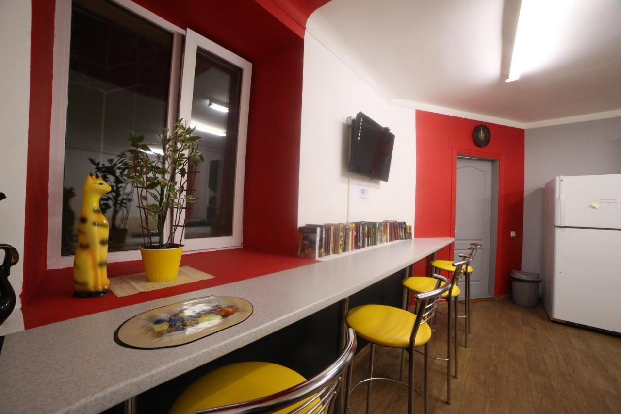 Cool Traveler Hostel Kiev Buitenkant foto